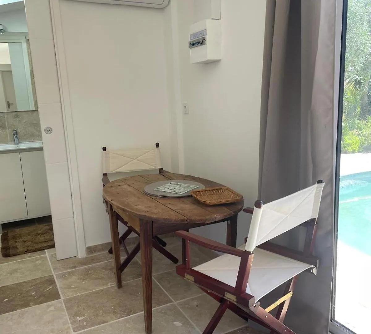 T2 Piscine Proche Plage Carqueiranne Apartment